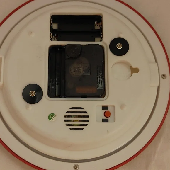 Santa Clock plays music - Picture 4 of 4